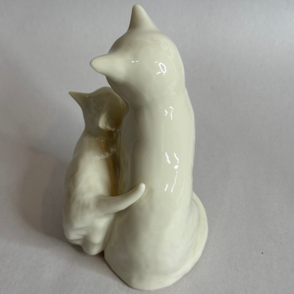 Vintage White Porcelain Cat and Kitten Figurine‎ Mother and Baby Statue 4.5 Inch - Picture 3 of 7